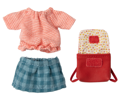 MAILEG TRICYCLE MOUSE W/MAGNETIC HANDS BIG SISTER W/BAG