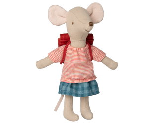 MAILEG TRICYCLE MOUSE W/MAGNETIC HANDS BIG SISTER W/BAG