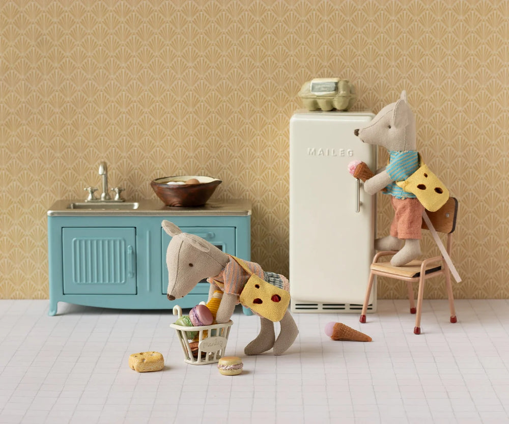 Maileg Mouse Kitchen in Blue