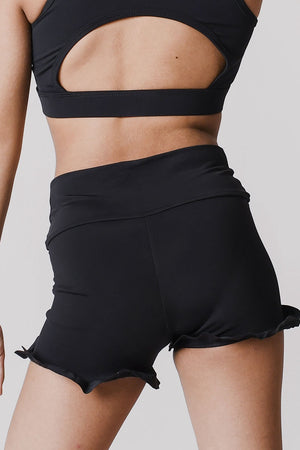 DAROCH GLAMOUR SHORT WITH RUFFLE HEM