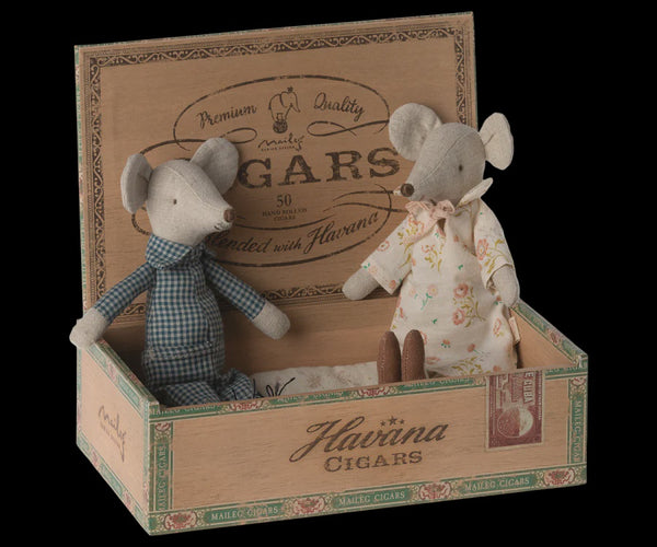 MAILEG GRANDMA AND GRANDPA MICE IN CIGARBOX